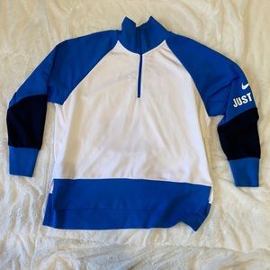 Like new Nike pullover sweatshirt